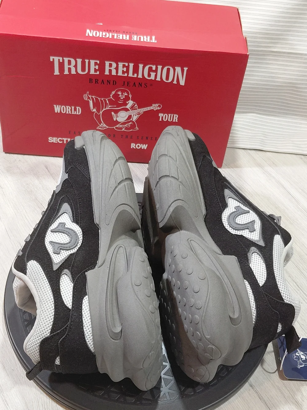 NWT True Religion Men's Cole Jogger Black & Grey Chunky Runner Sneakers Size M10